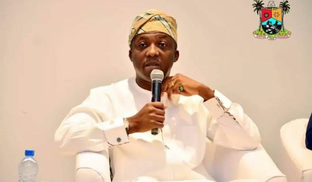 Lagos arrests three for illegal waste dumping on road median