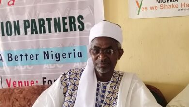 Ex-Gov's Aide Dumps Party for ADC