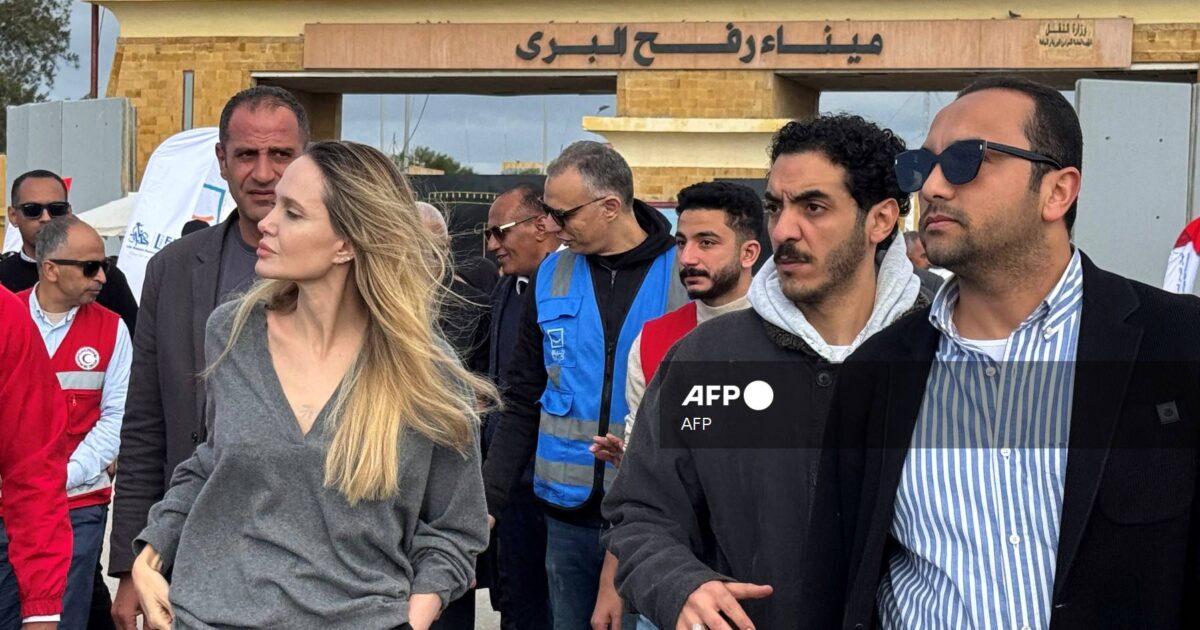 Angelina Jolie visits Rafah border, urges urgent Gaza aid