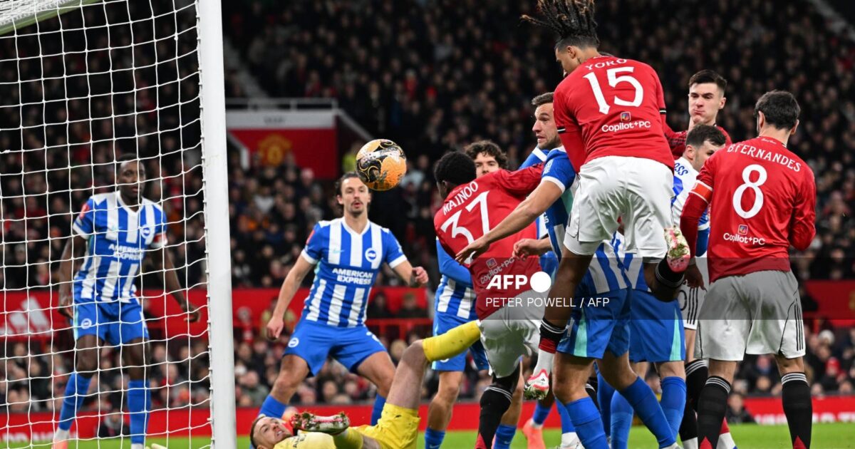 Martinelli hat-trick sends Arsenal into FA Cup fourth round