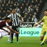 Aston Villa beat Newcastle 2-0 to stay in title hunt