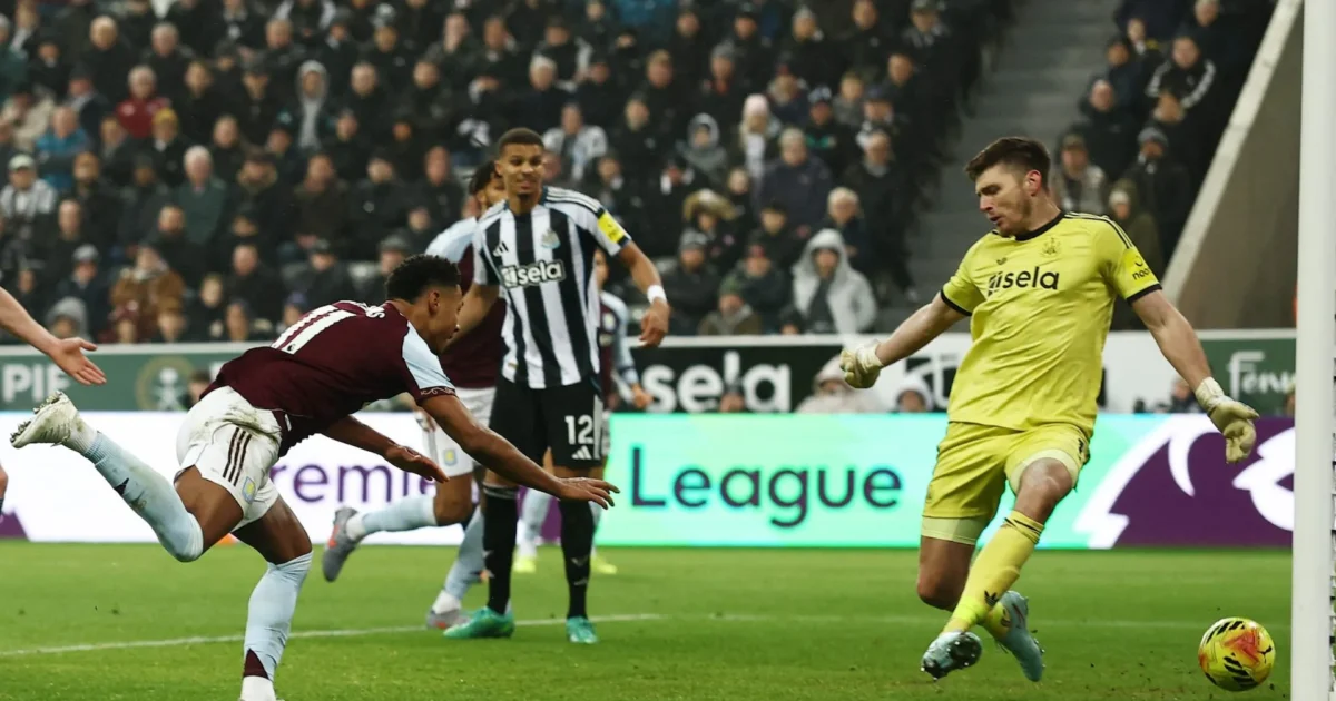 Aston Villa beat Newcastle 2-0 to stay in title hunt