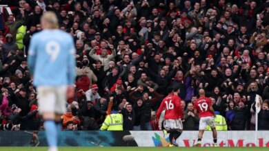 Carrick's Man United beat City 2-0 in Manchester Derby